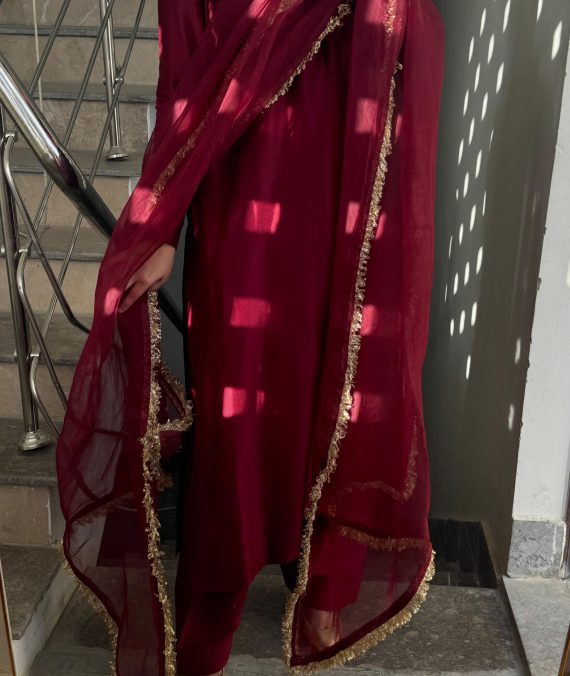 NOOR UN NISA (Deep Maroon)